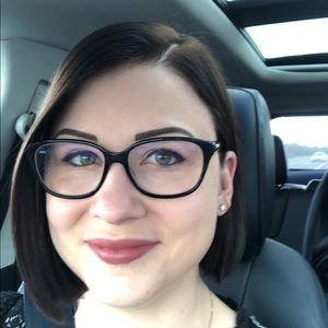 Meet your Posher, Stephanie